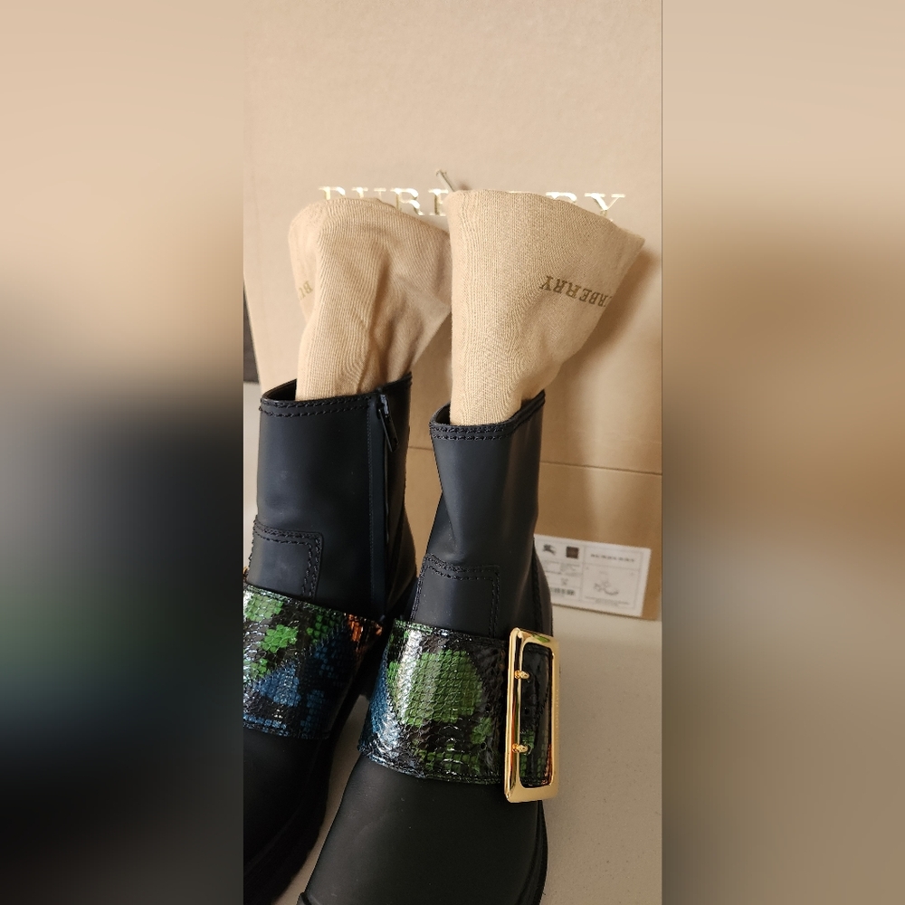 Burberry Whitchester Genuine Snakeskin Strap in Black and Green Women's Boots